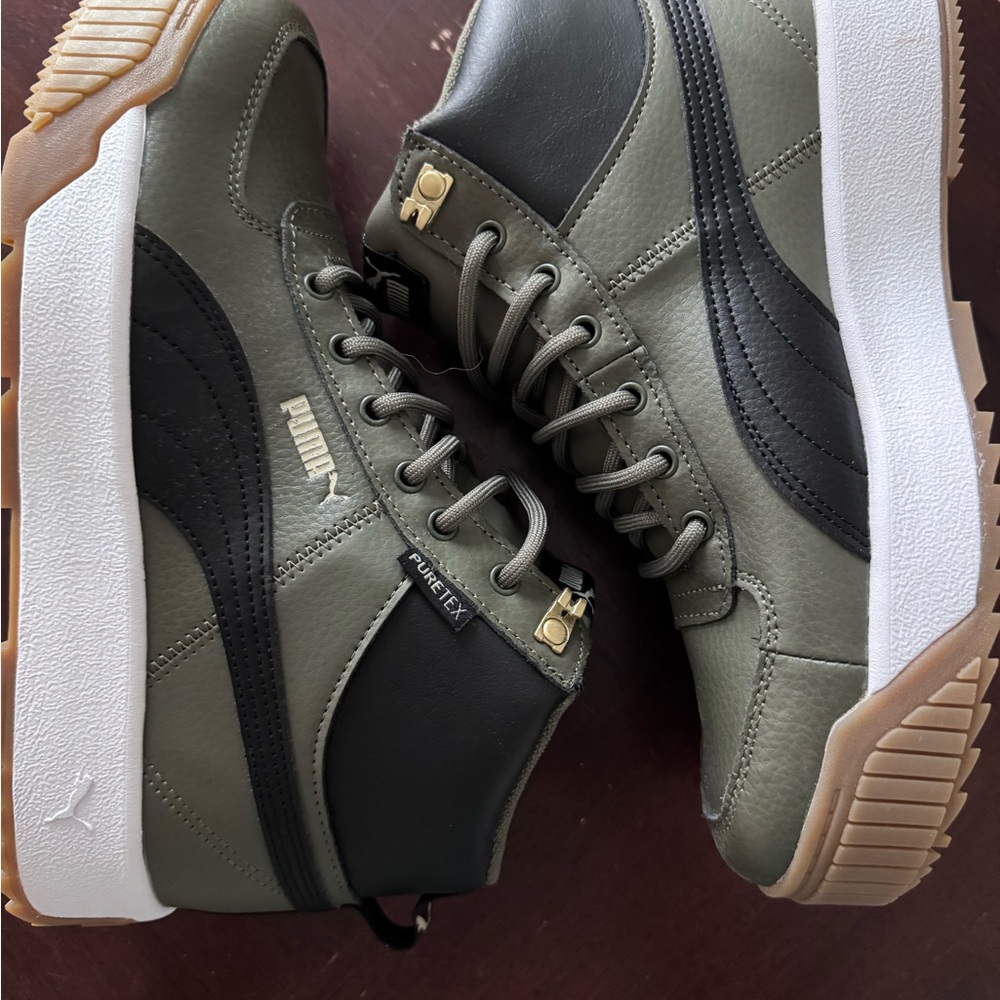 Puma Green and Black Sneakers with Sporty Versatility